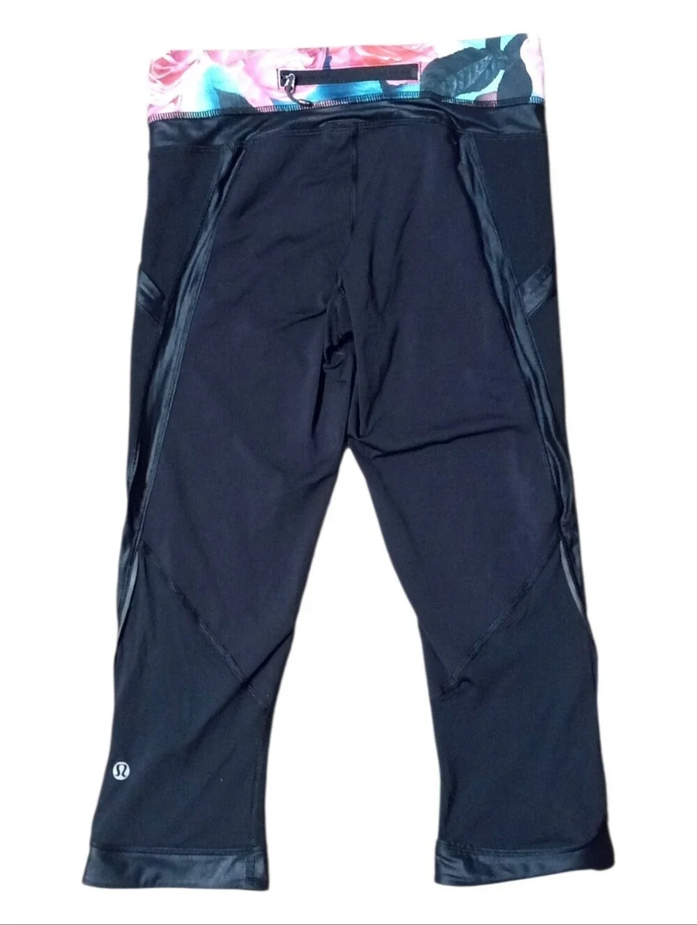 Lululemon Rose Floral Waistband Satin Trimmed Capri Leggings Size 4